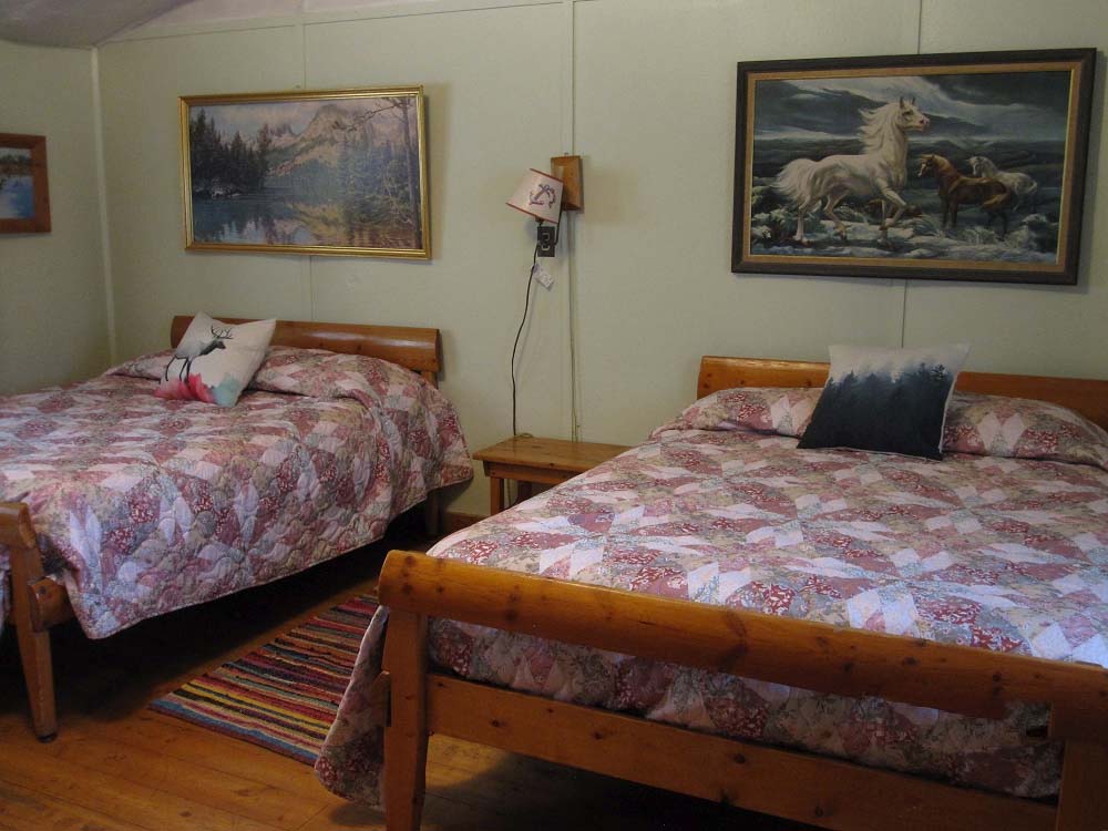 wyoming cabin rental outfitter cabin picture